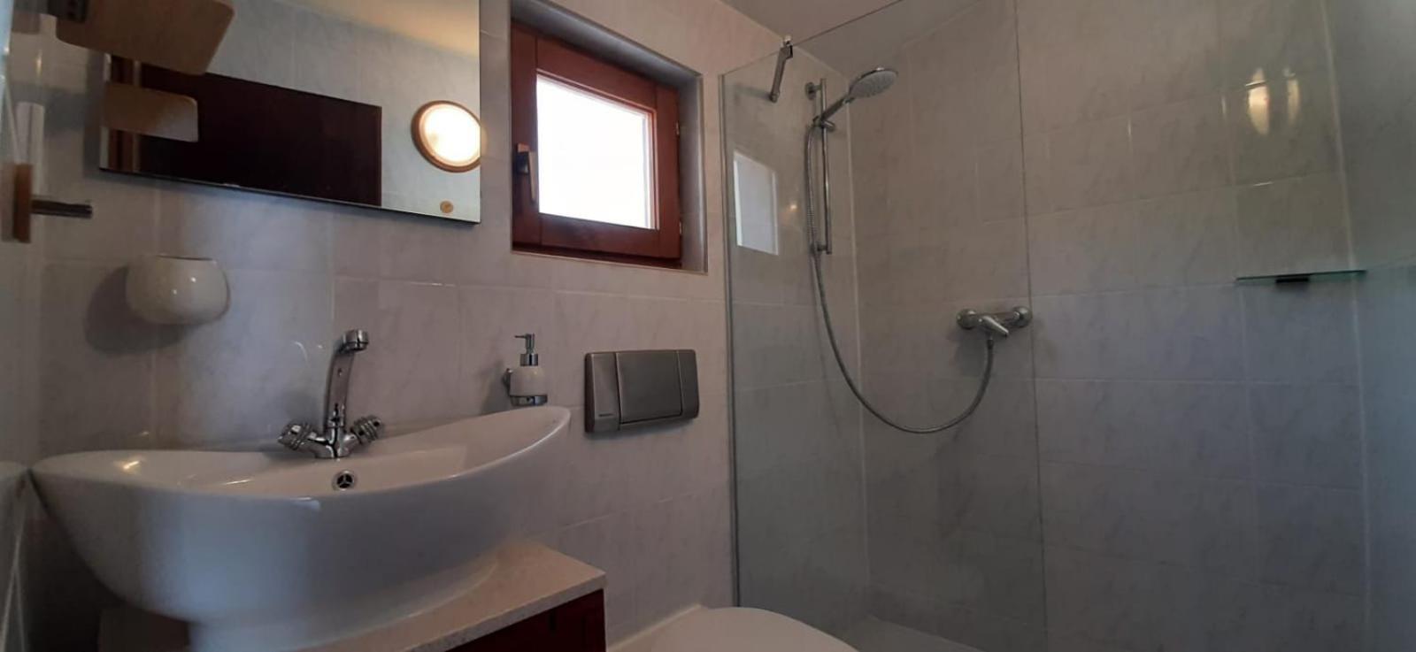 Sunrise Vid Apartment Дуги Рат Екстериор снимка