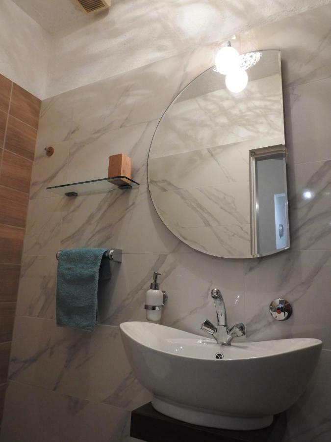 Sunrise Vid Apartment Дуги Рат Екстериор снимка